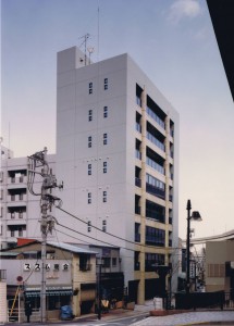 Wビル外観01
